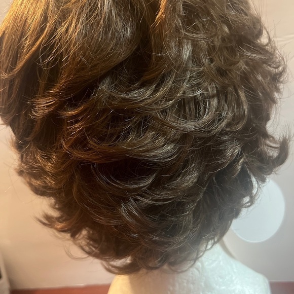 NEW Gnimegil Synthetic Wig Layered Brown Highlights Short Cute! - Picture 5 of 11